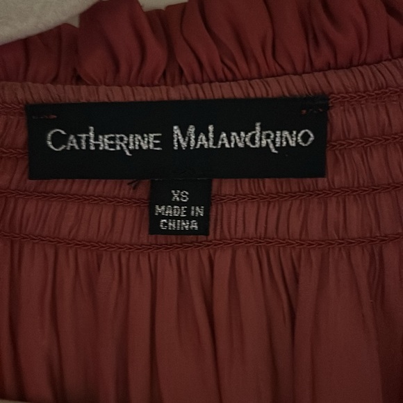 Dark rose silky blouse by Catherine Mallandrino. - Picture 2 of 3